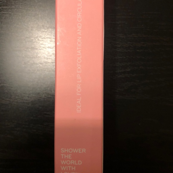 💕DAILY CONCEPTS-NWT Daily Lip Scrubber(o/s) - Picture 3 of 6